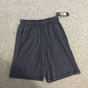 Men’s gray Underarmour running shorts